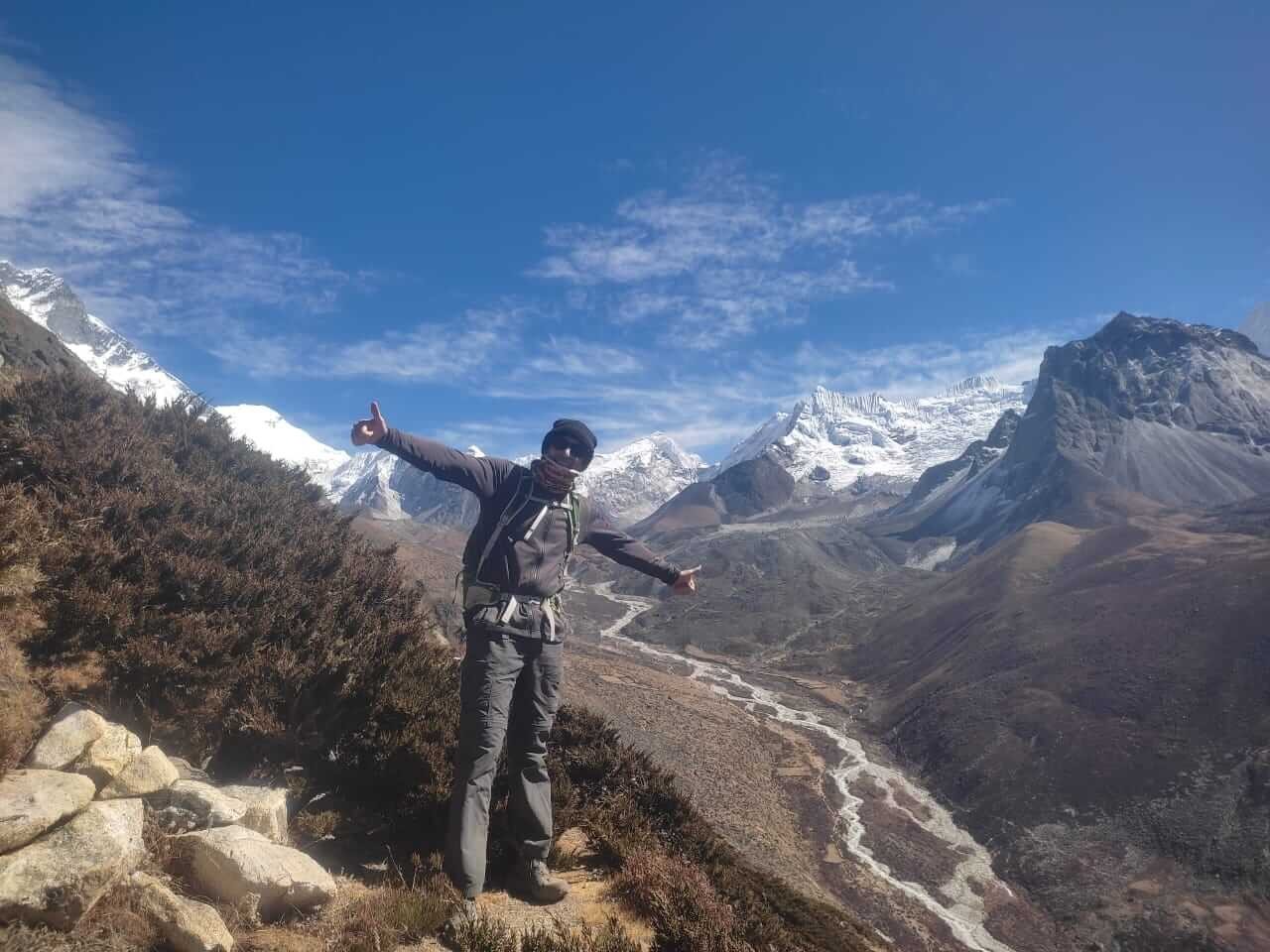 Everest Base Camp trek in April weather